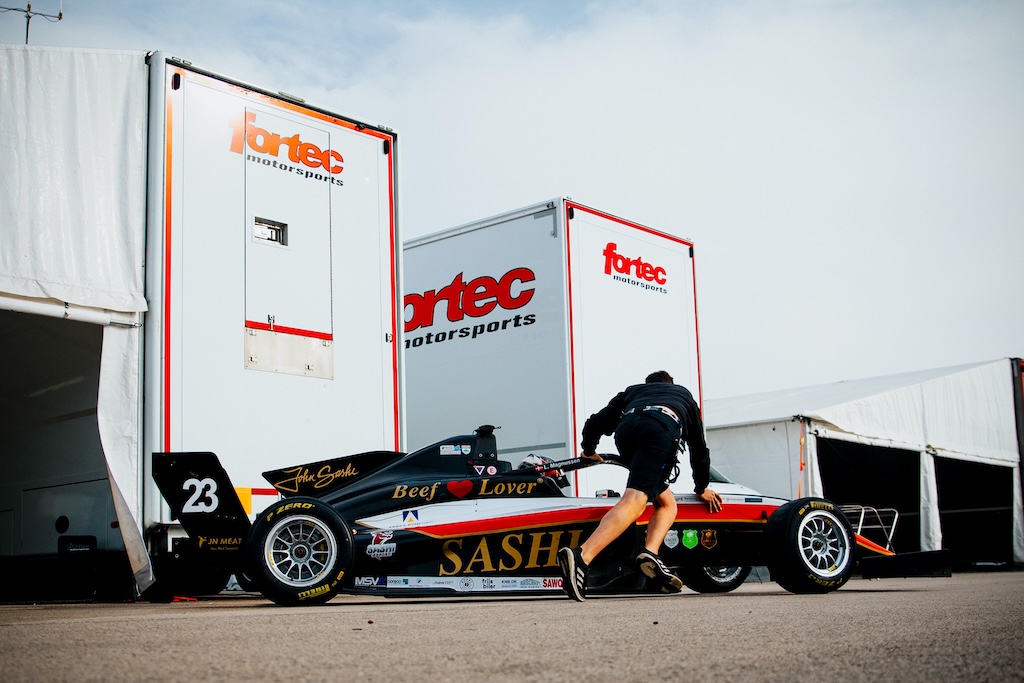 Luca Magnussen sætter forventninger højt inden GB4-finale.
(Foto: Fortec Motorsports)